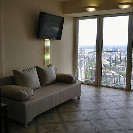 Apartment Near Dnipro Arena Экстерьер фото